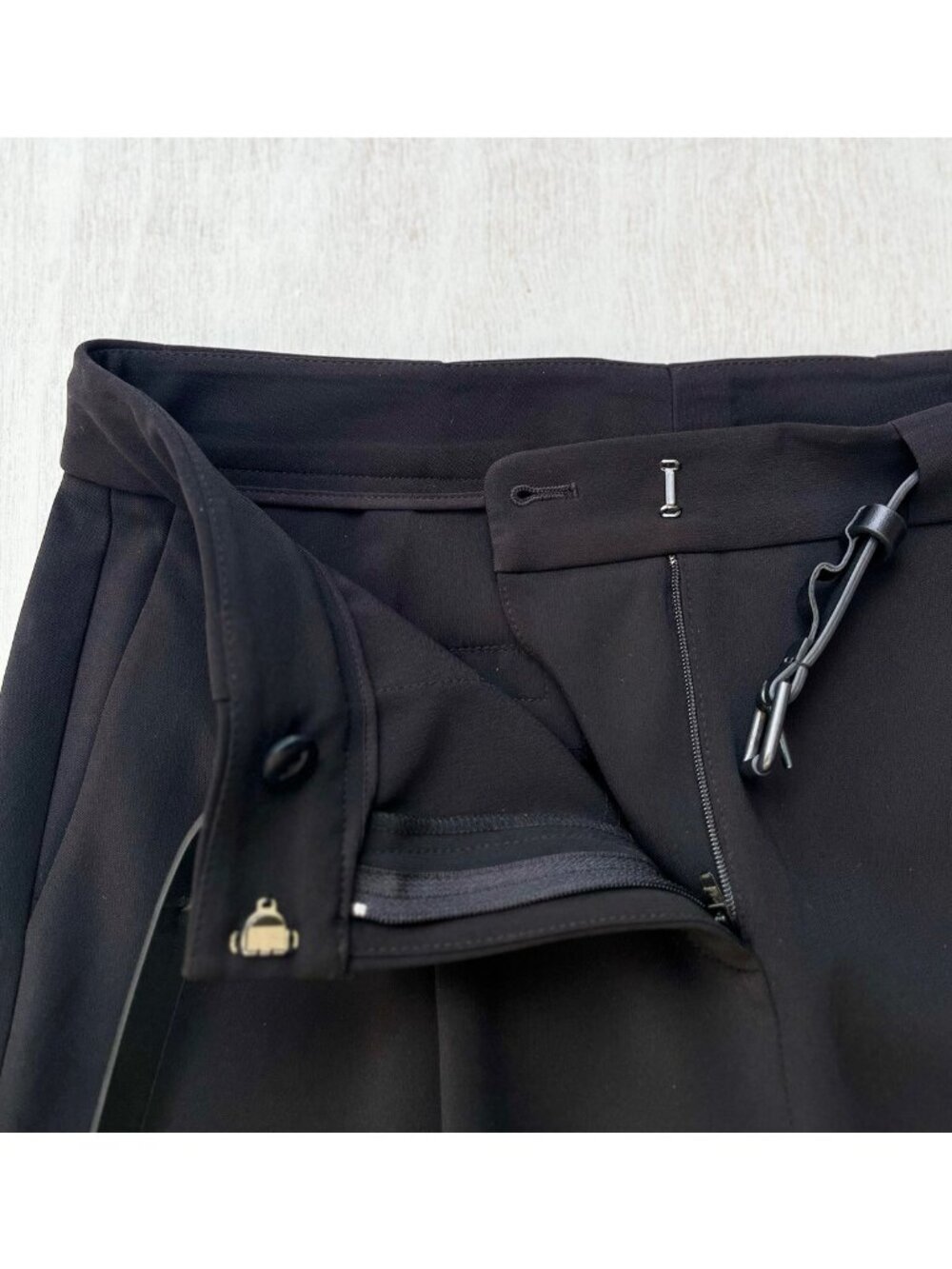 Nordstrom Collection Women's Black Pleated Cropped Wide Leg Pants Size 2 - Picture 3 of 8